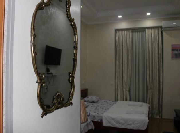 Leila Hotel Tbilisi Buitenkant foto