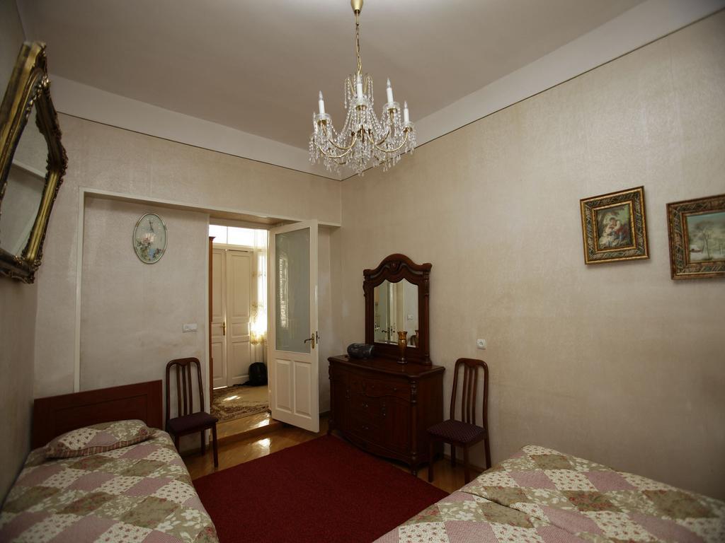 Leila Hotel Tbilisi Kamer foto